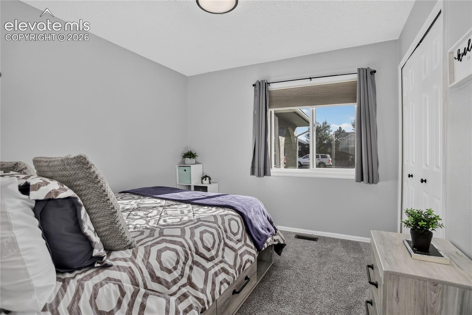 Listing photo 9 for 2250 Heathercrest Drive