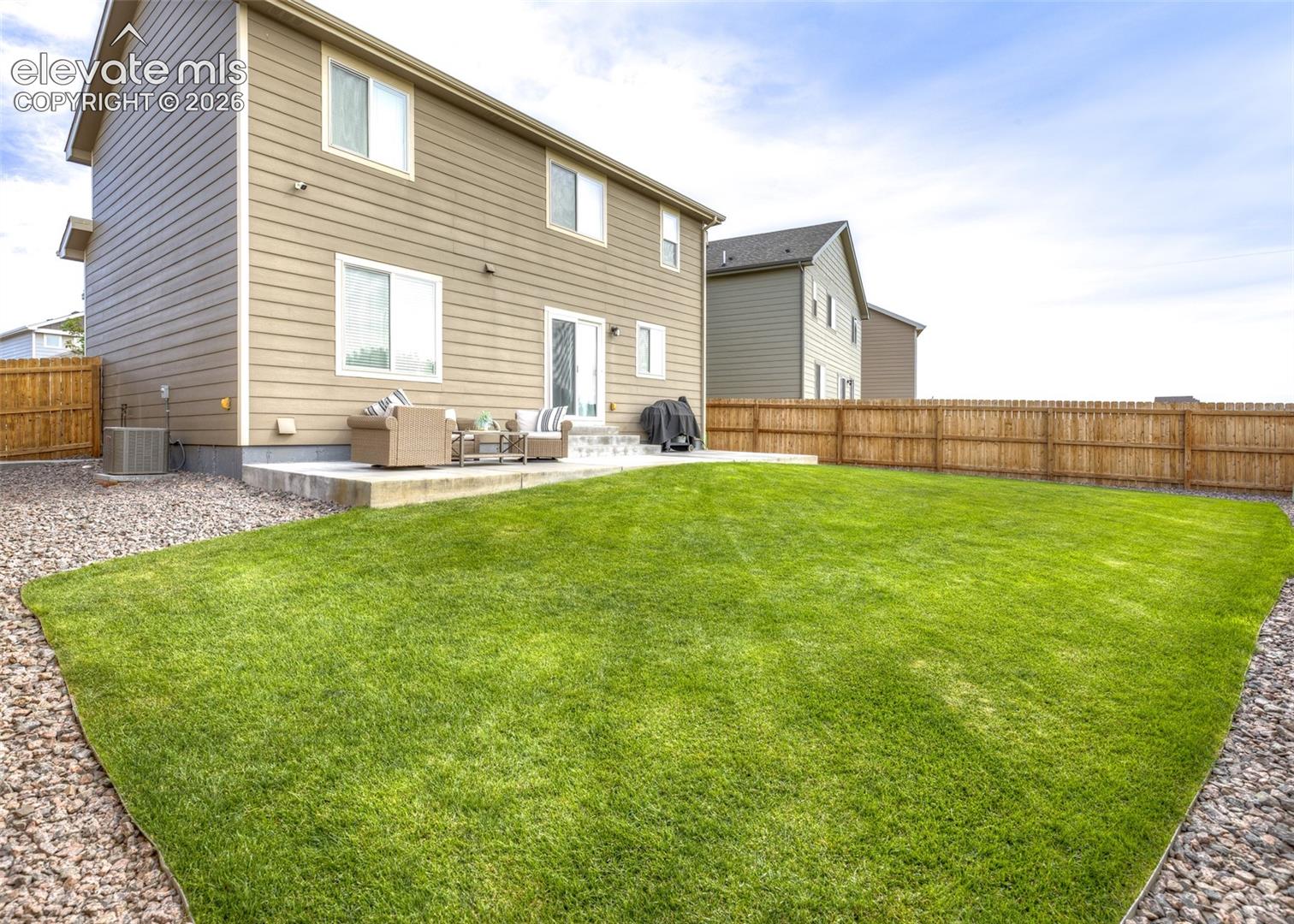 6977 Winnicut Drive, photo 37