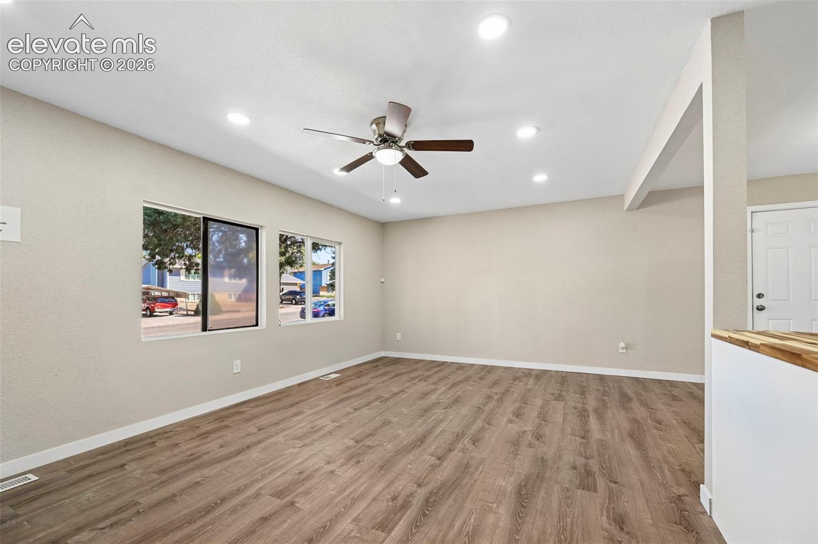 Listing photo 11 for 7313 Colonial Drive