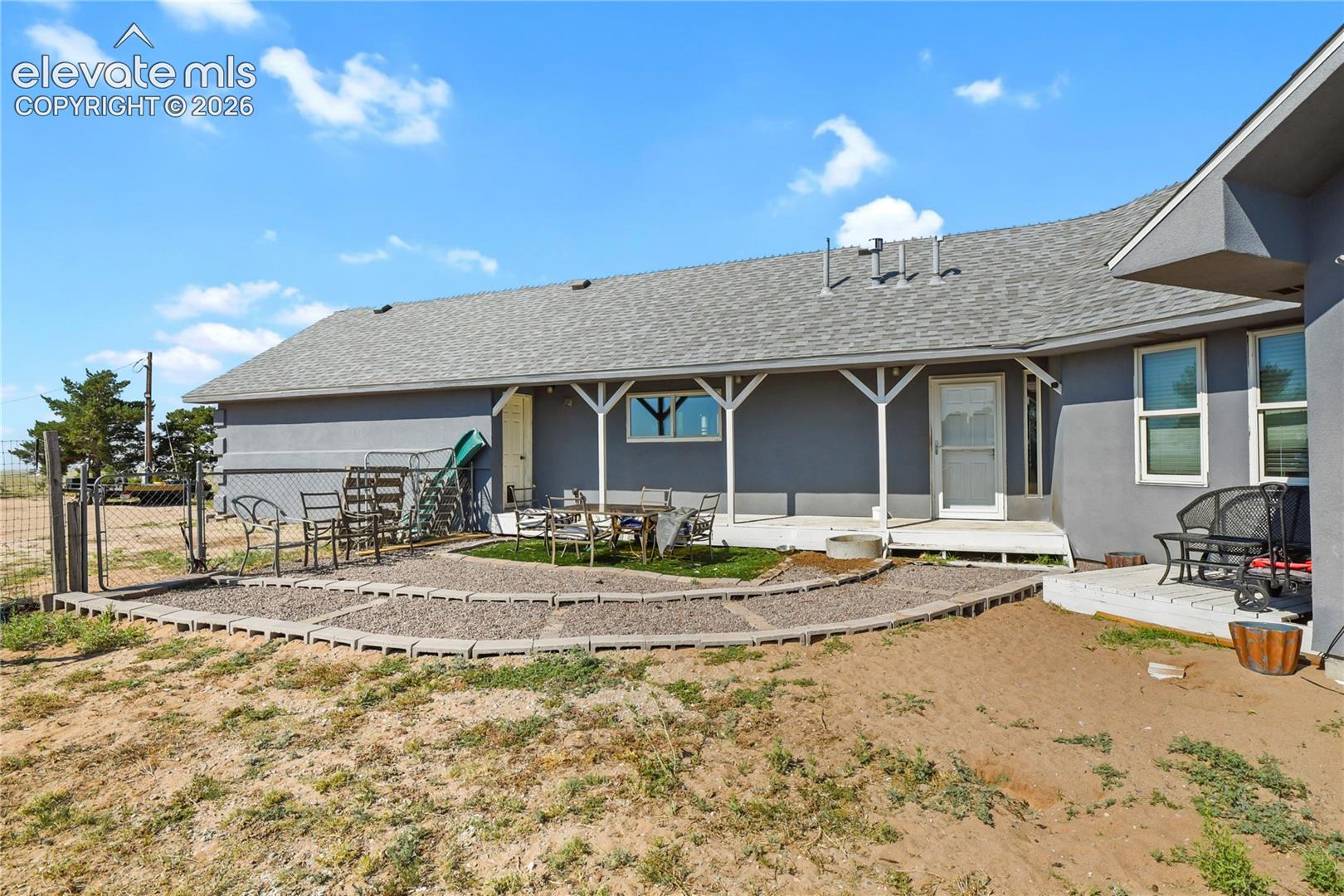 Listing photo 3 for 13550 Whistling Hills Lane