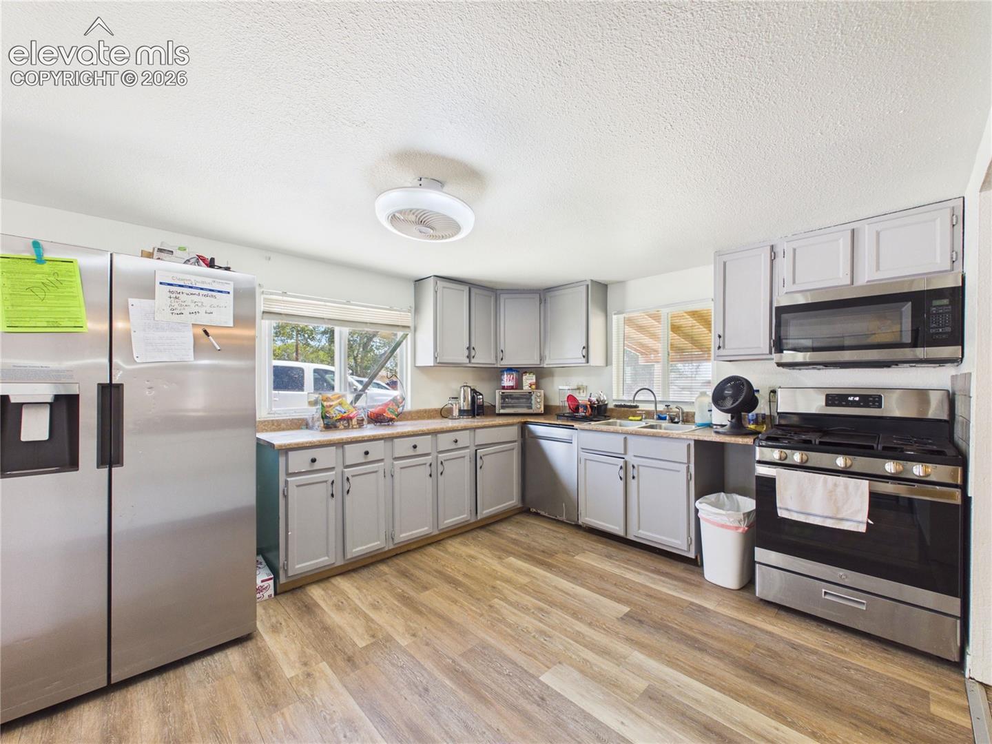 Listing photo 12 for 2805 E 16th Street