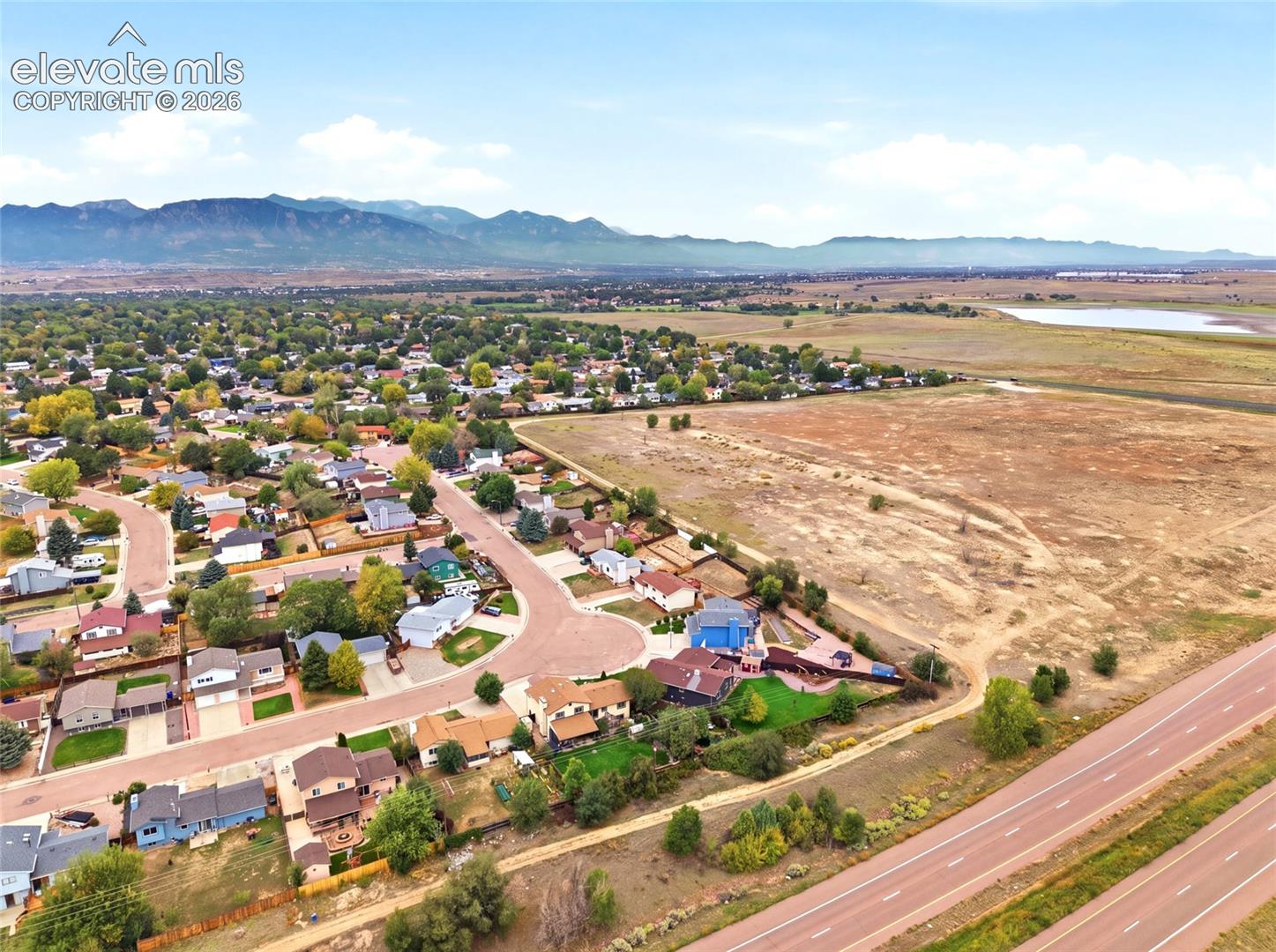 Listing photo 32 for 6735 Blue River Way