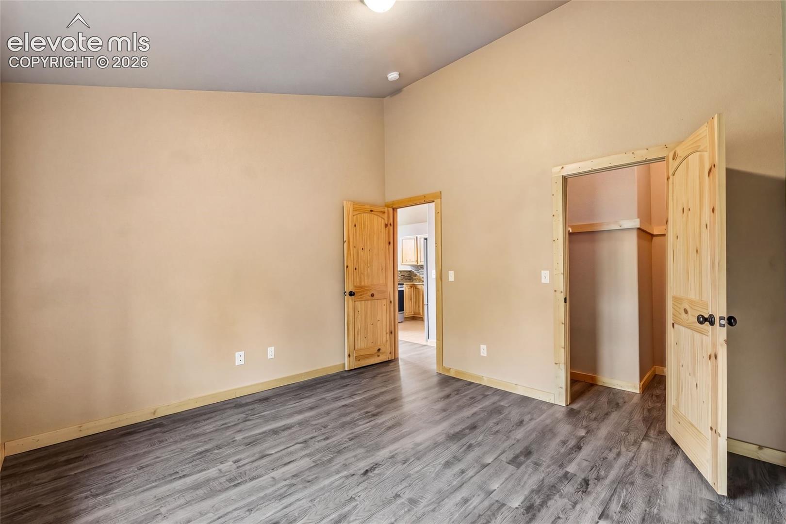 Listing photo 4 for 1920 Pikes Peak Drive