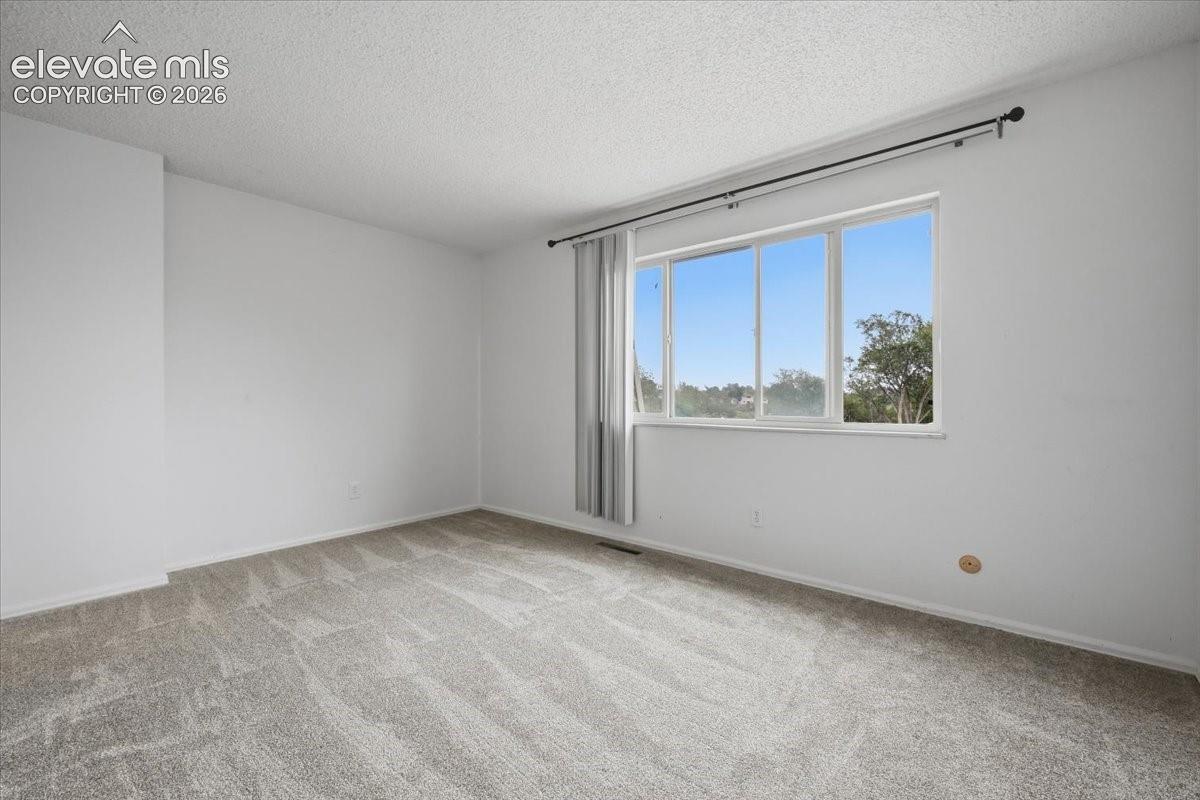 Listing photo 22 for 724-726 Pioneer Lane