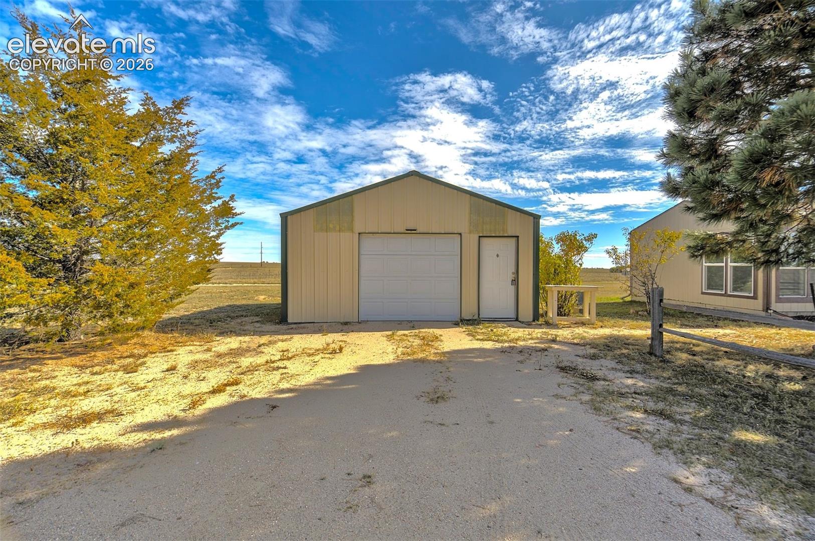 Listing photo 46 for 6375 Field View