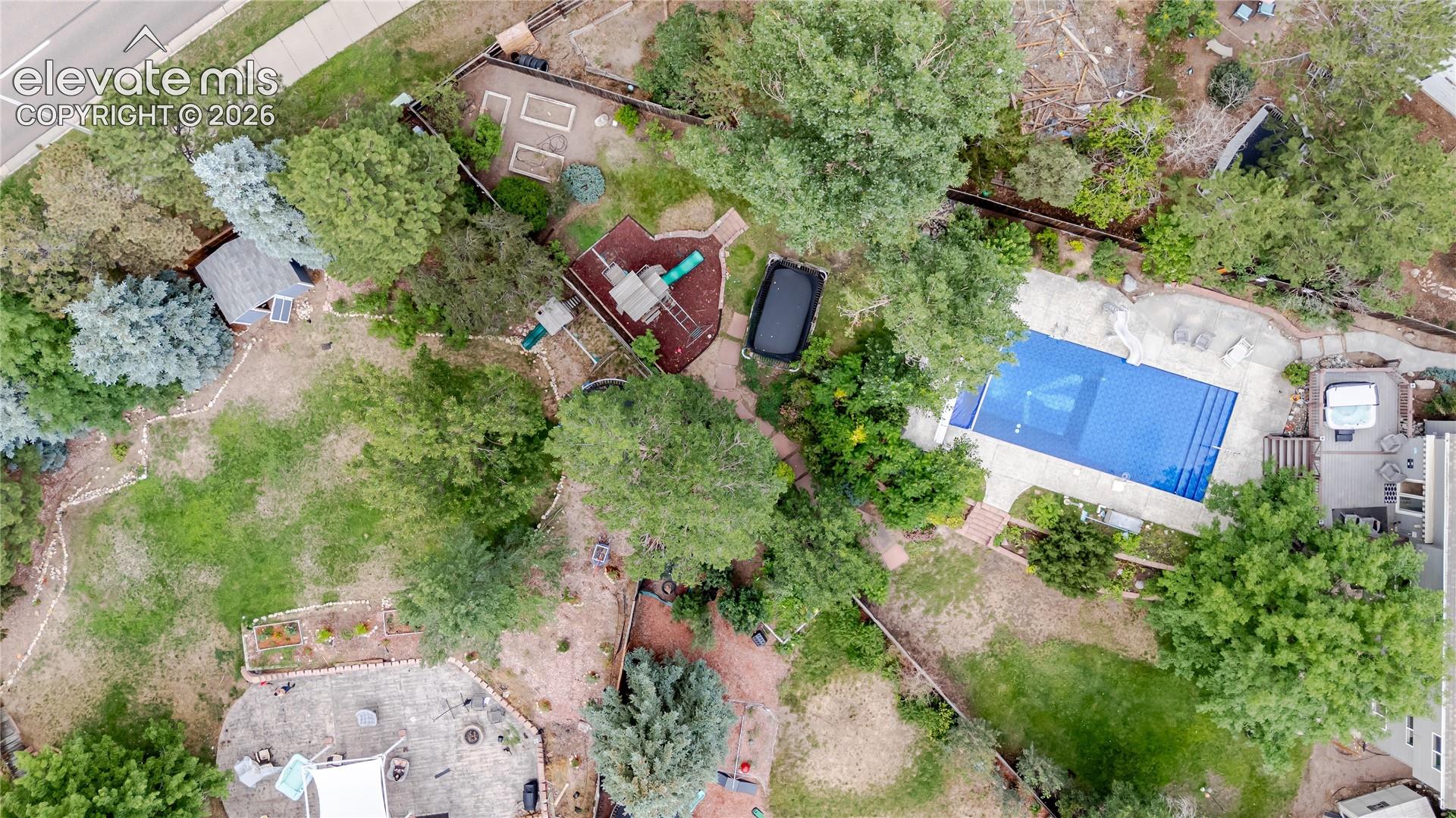 8720 Anglewood Court, photo 38