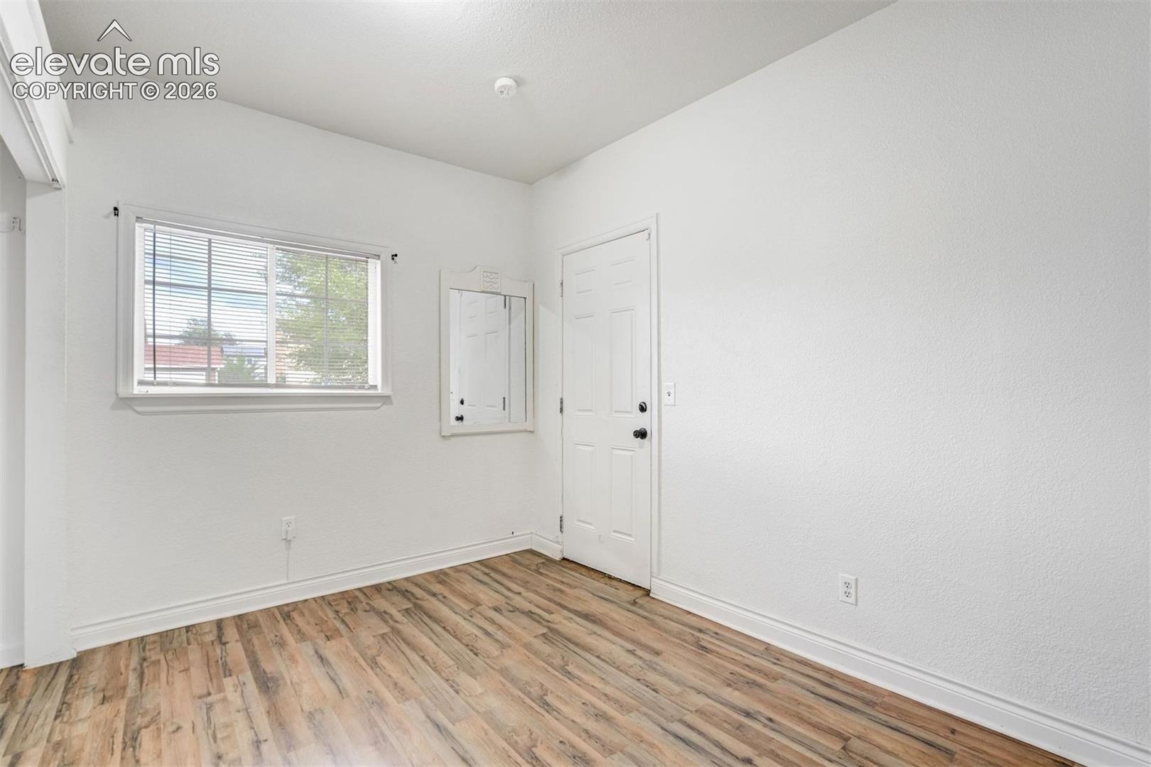 Listing photo 17 for 3415 Bridgewood Lane