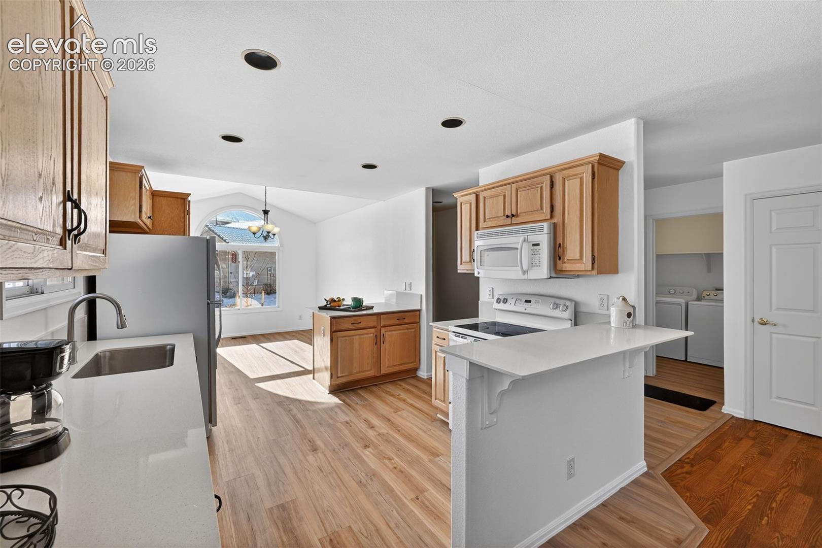 Listing photo 15 for 12 Luxury Lane