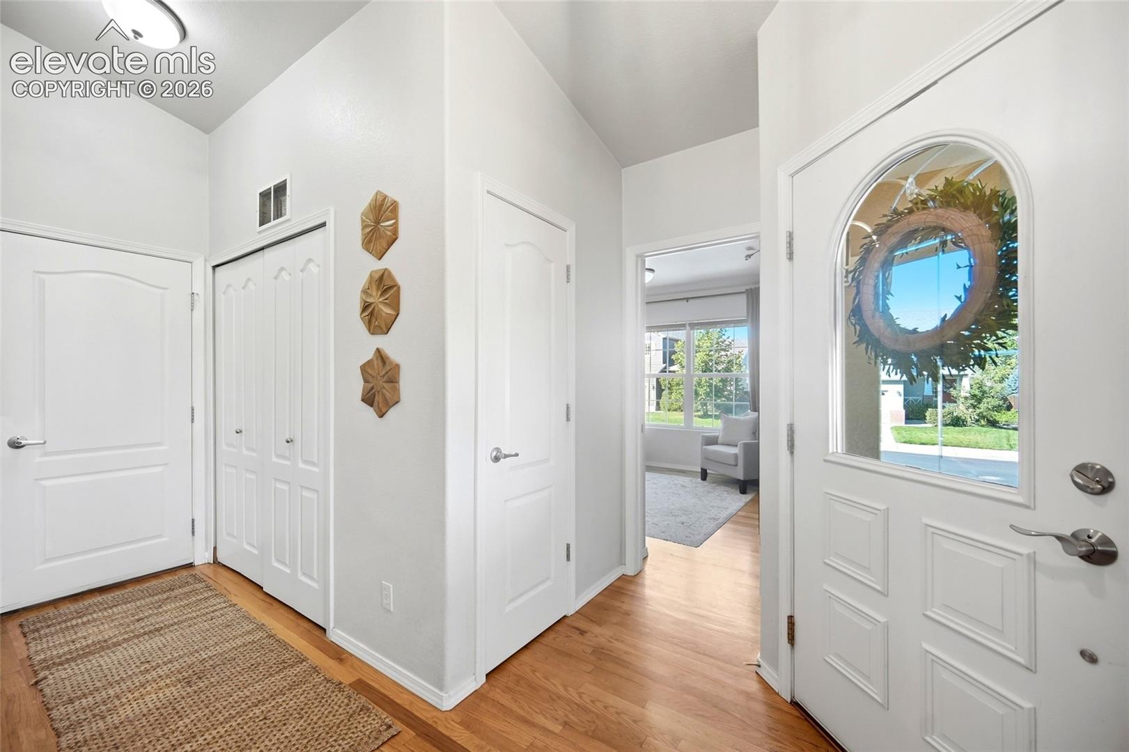 Listing photo 6 for 209 Avocet Loop