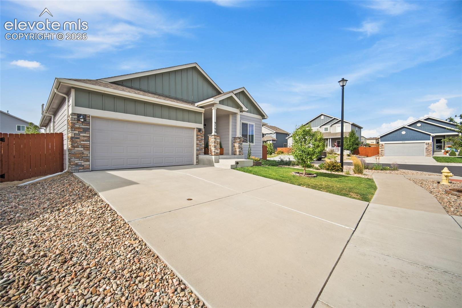 Listing photo 2 for 9790 Vistas Park Drive
