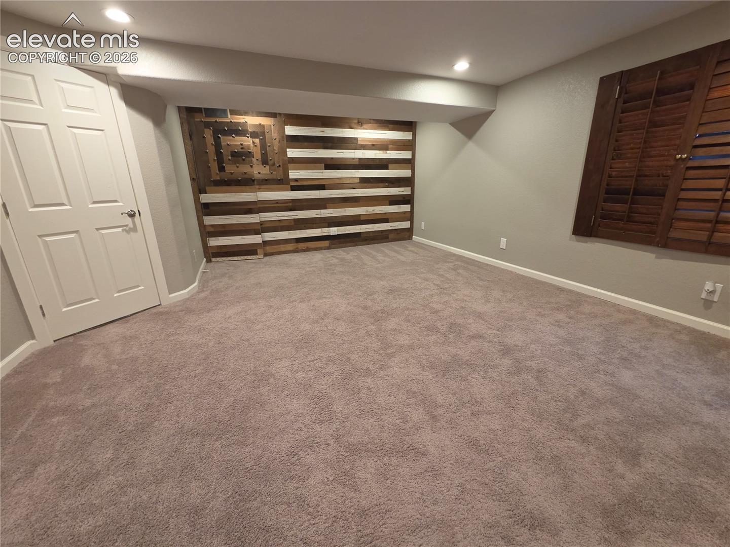 Listing photo 12 for 9256 Portmarnock Court