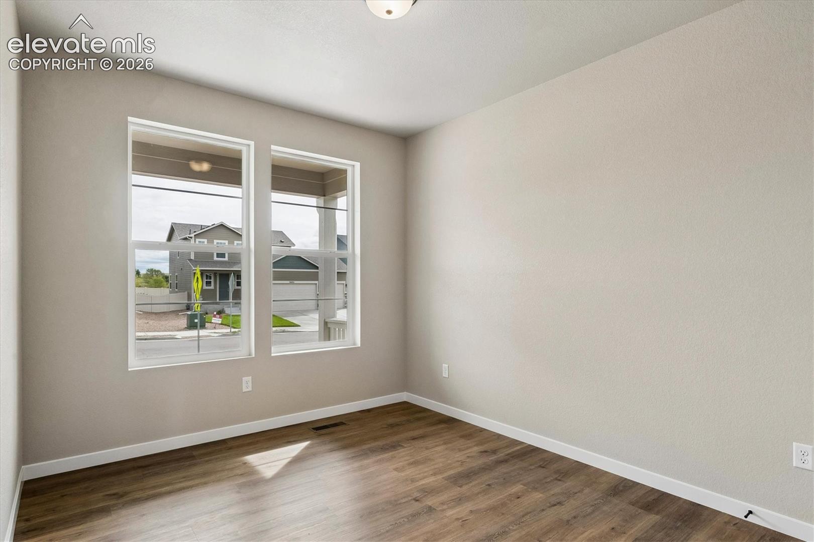 Listing photo 2 for 9660 Blaurock Drive