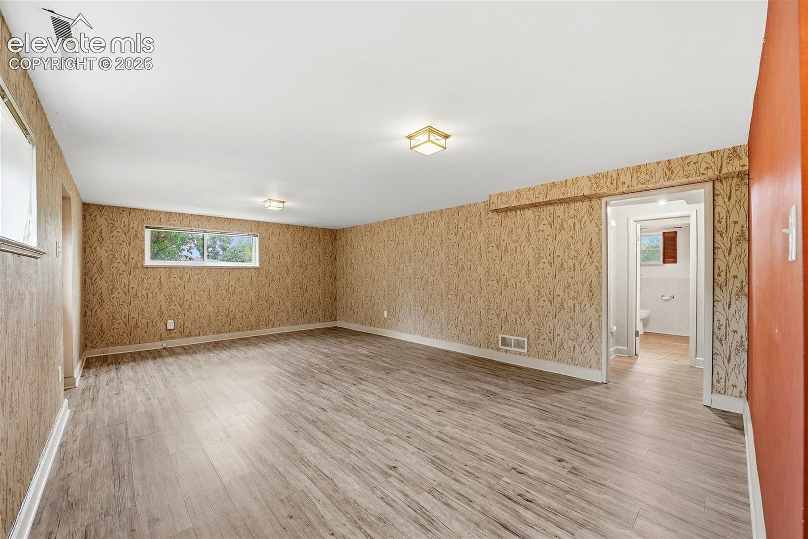 Listing photo 27 for 1406 Iowa Avenue