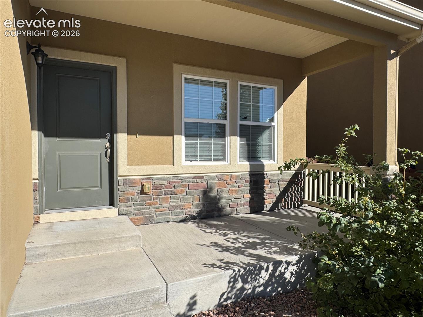 Listing photo 6 for 7961 Sandsmere Drive