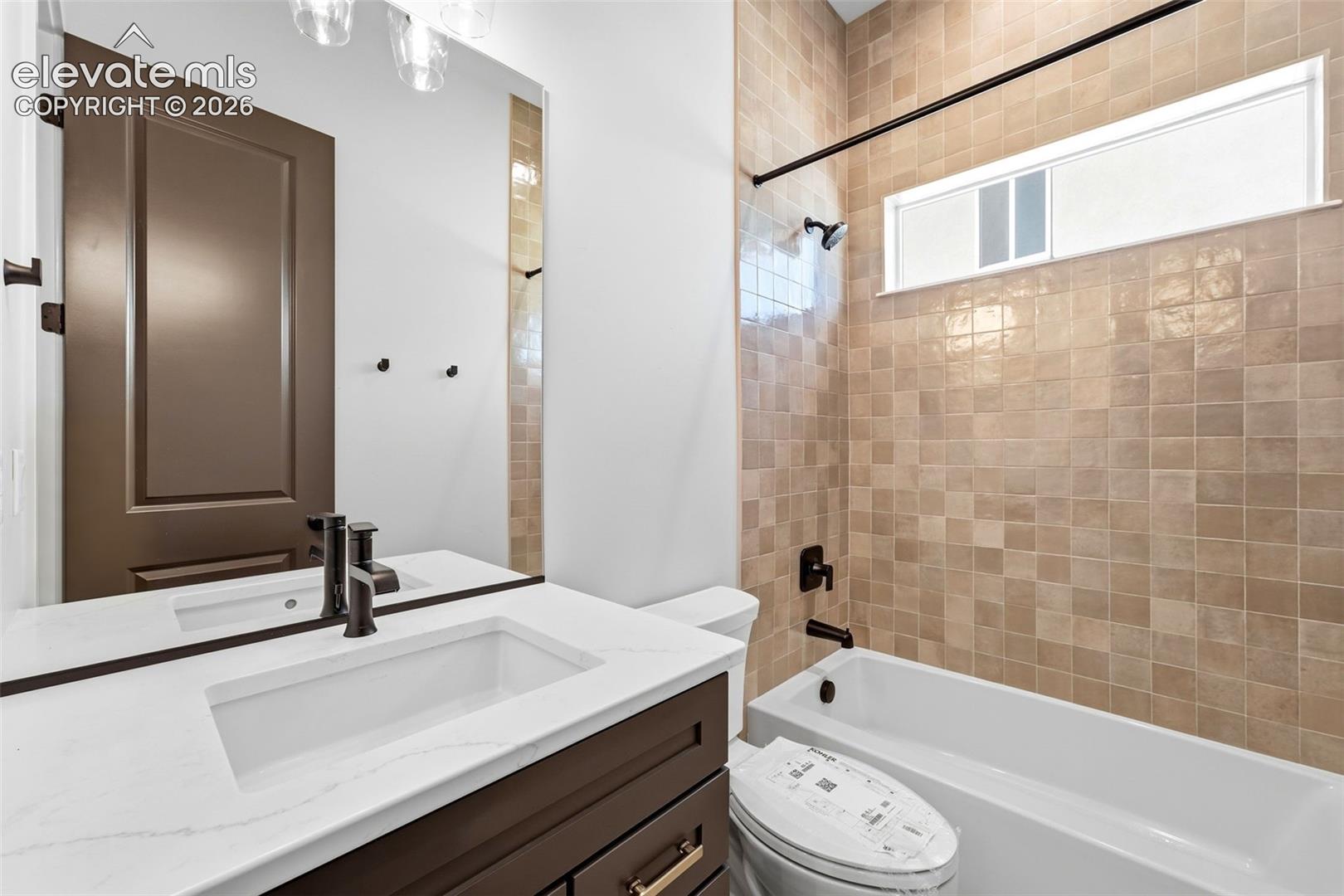 Listing photo 4 for 2429 Sangria Court