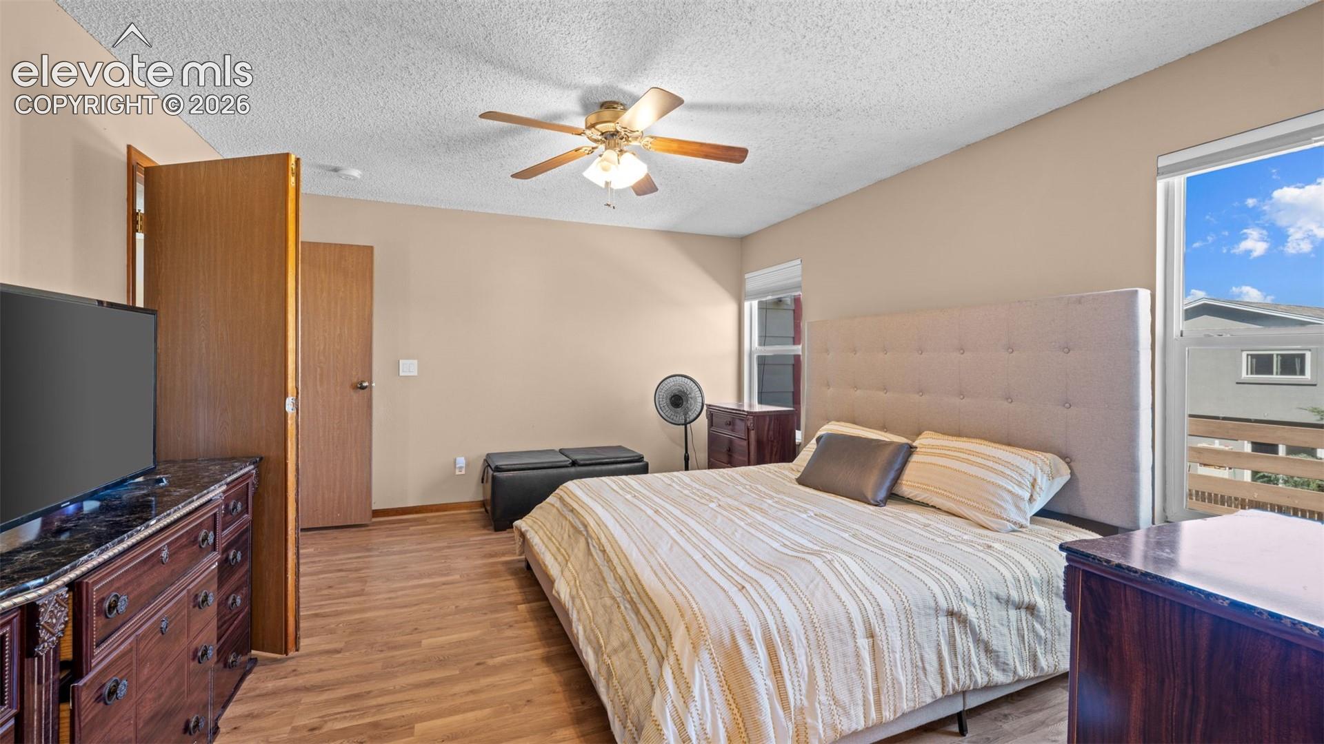 Listing photo 14 for 1180 Goodview Court