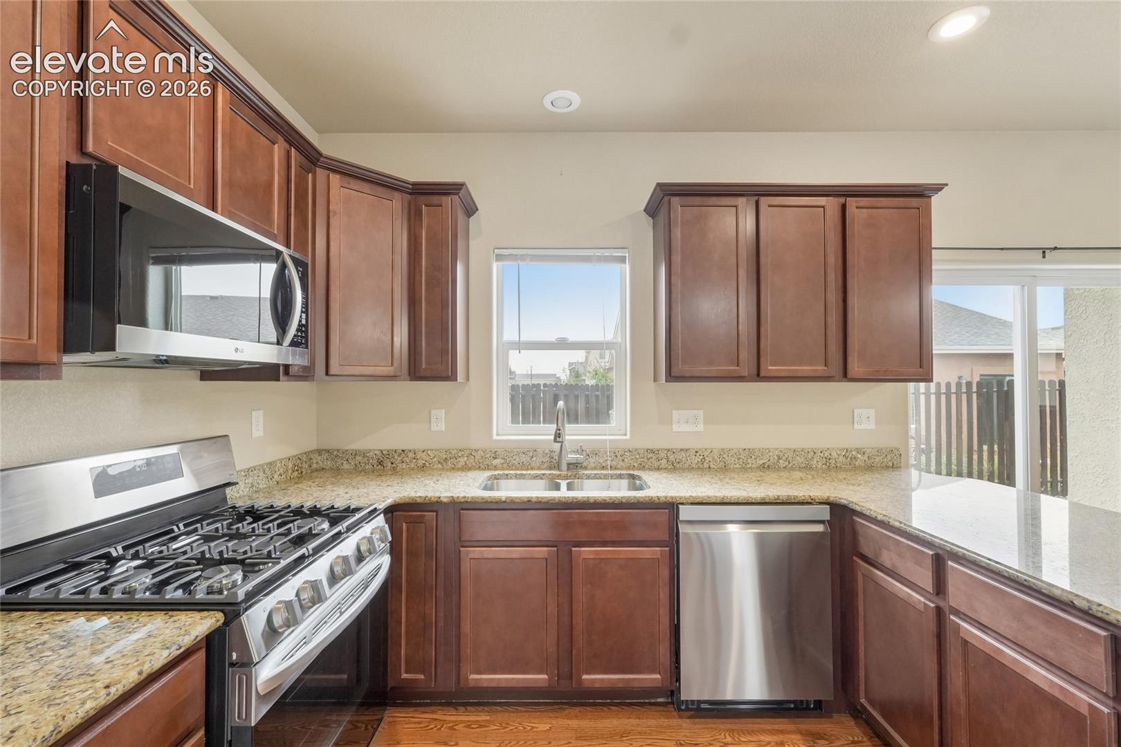 Listing photo 7 for 11528 Louvre Point