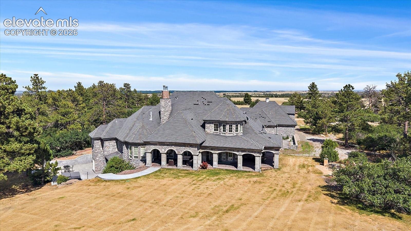 Listing photo 2 for 1175 Castle Pointe Drive