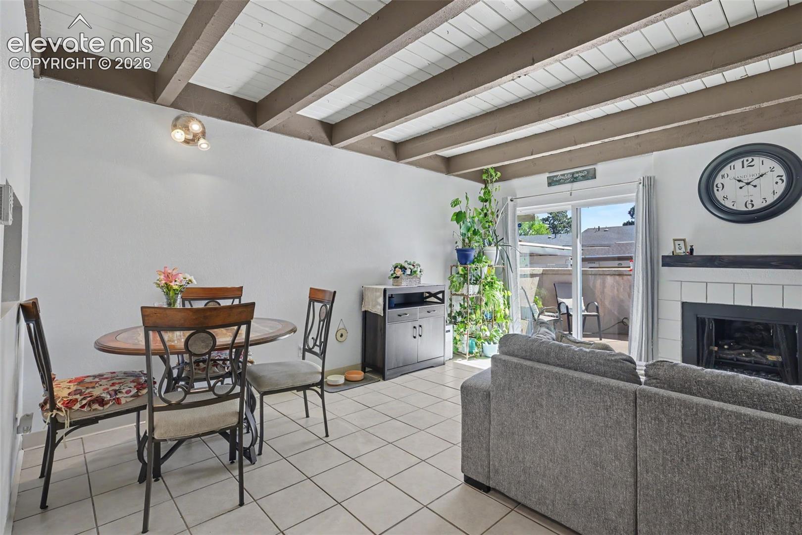Listing photo 11 for 3110 Van Teylingen Drive E