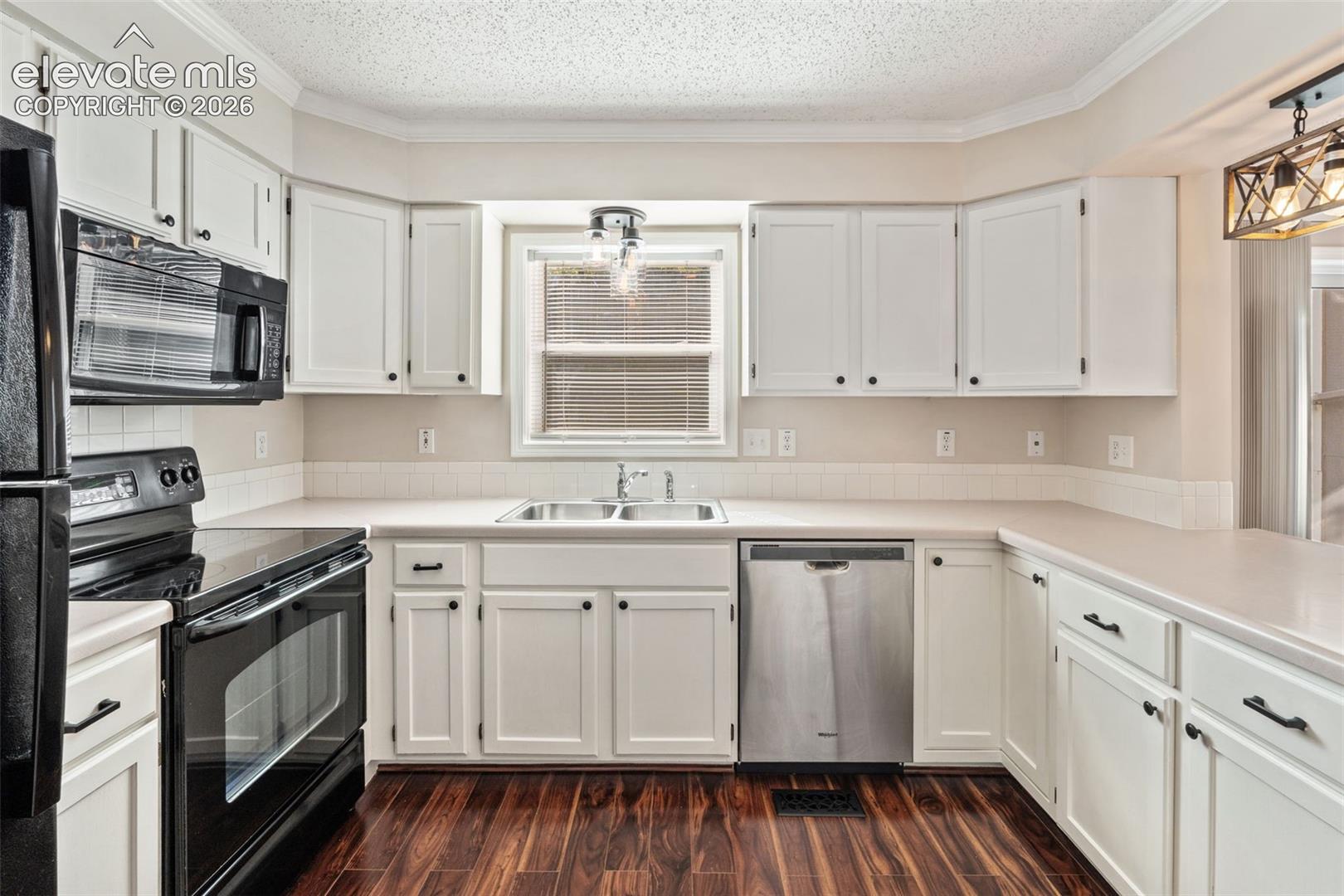 Listing photo 14 for 3211 Hearthridge Circle