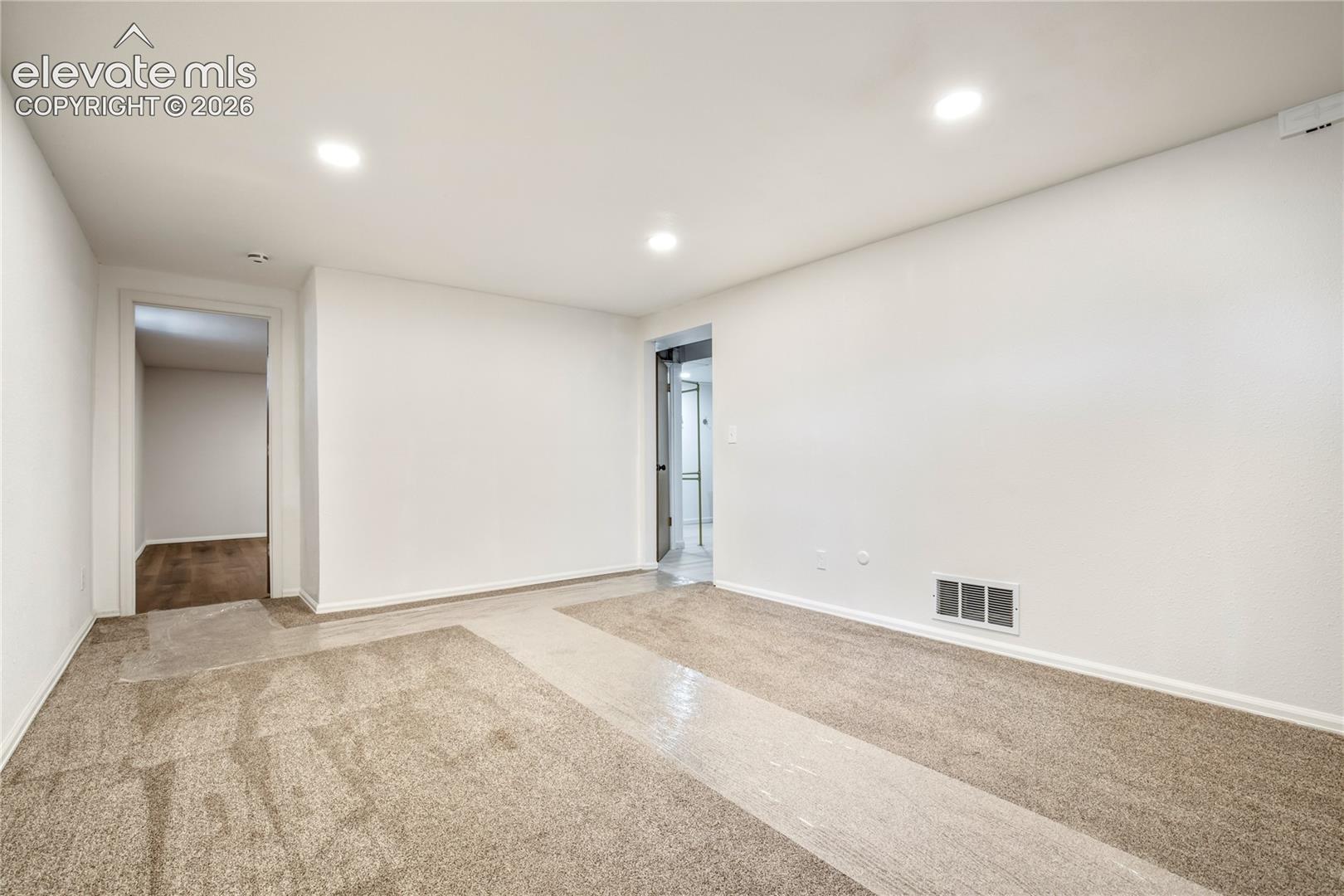 Listing photo 50 for 609 Crestridge Avenue