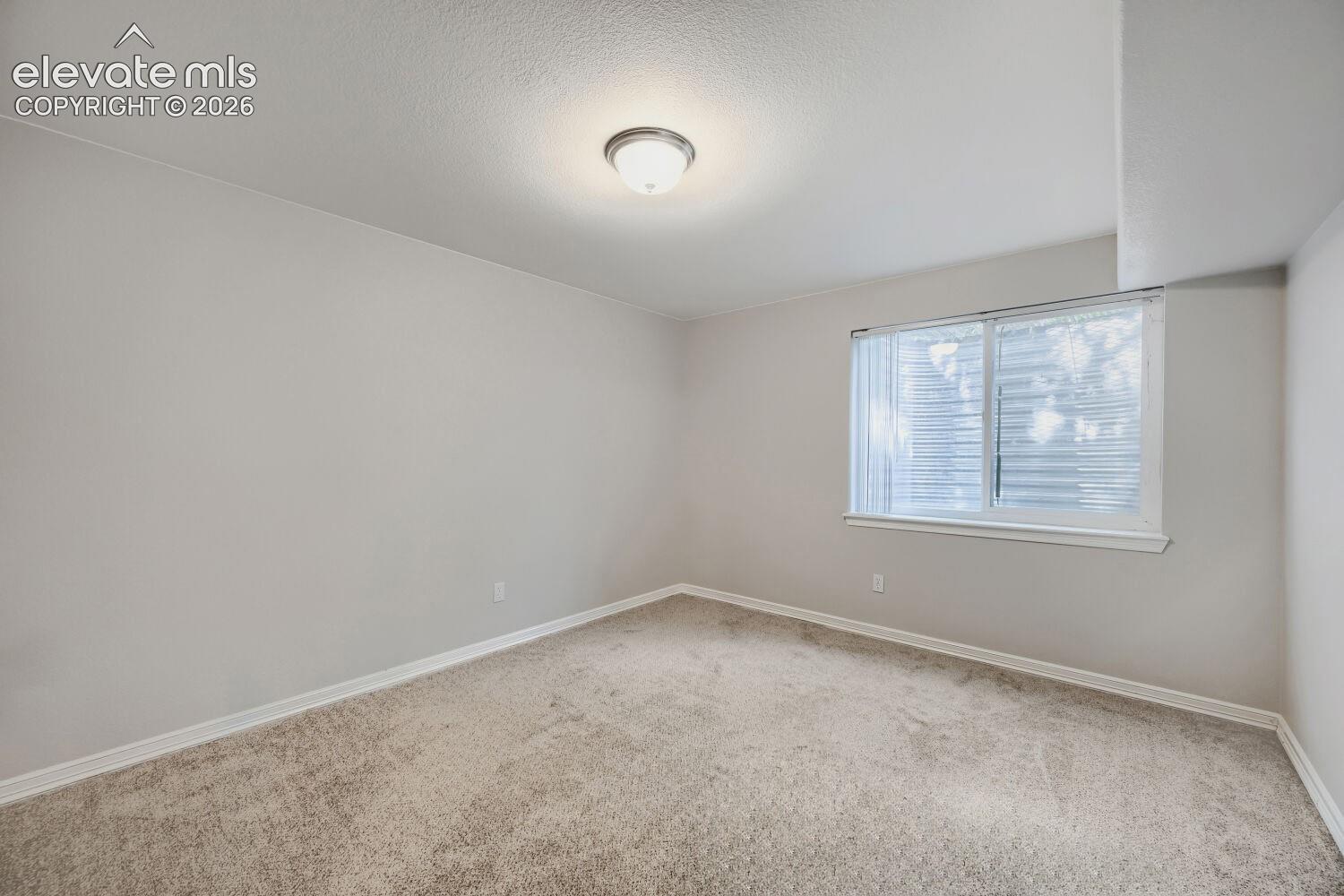 Listing photo 22 for 7620 Chancellor Drive