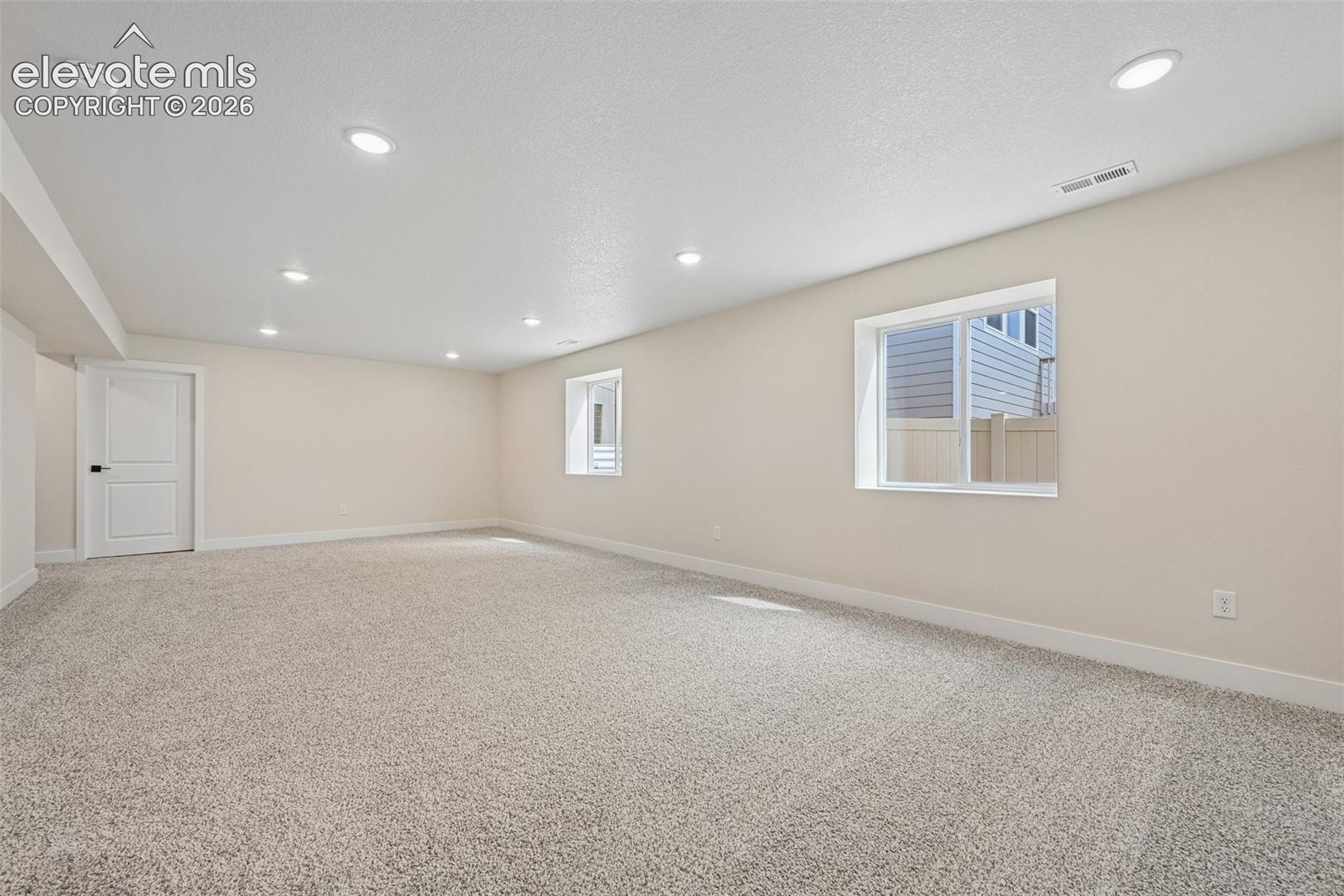 Listing photo 37 for 9684 Blaurock Drive