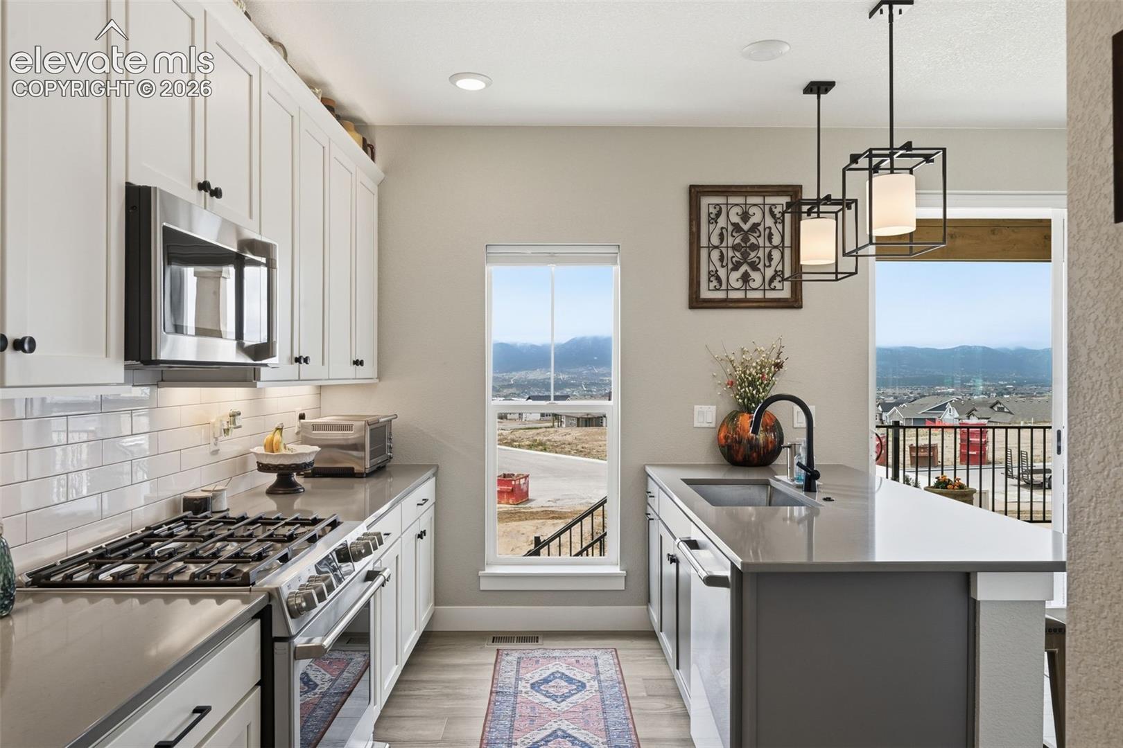 Listing photo 10 for 16300 Monument Rock Court