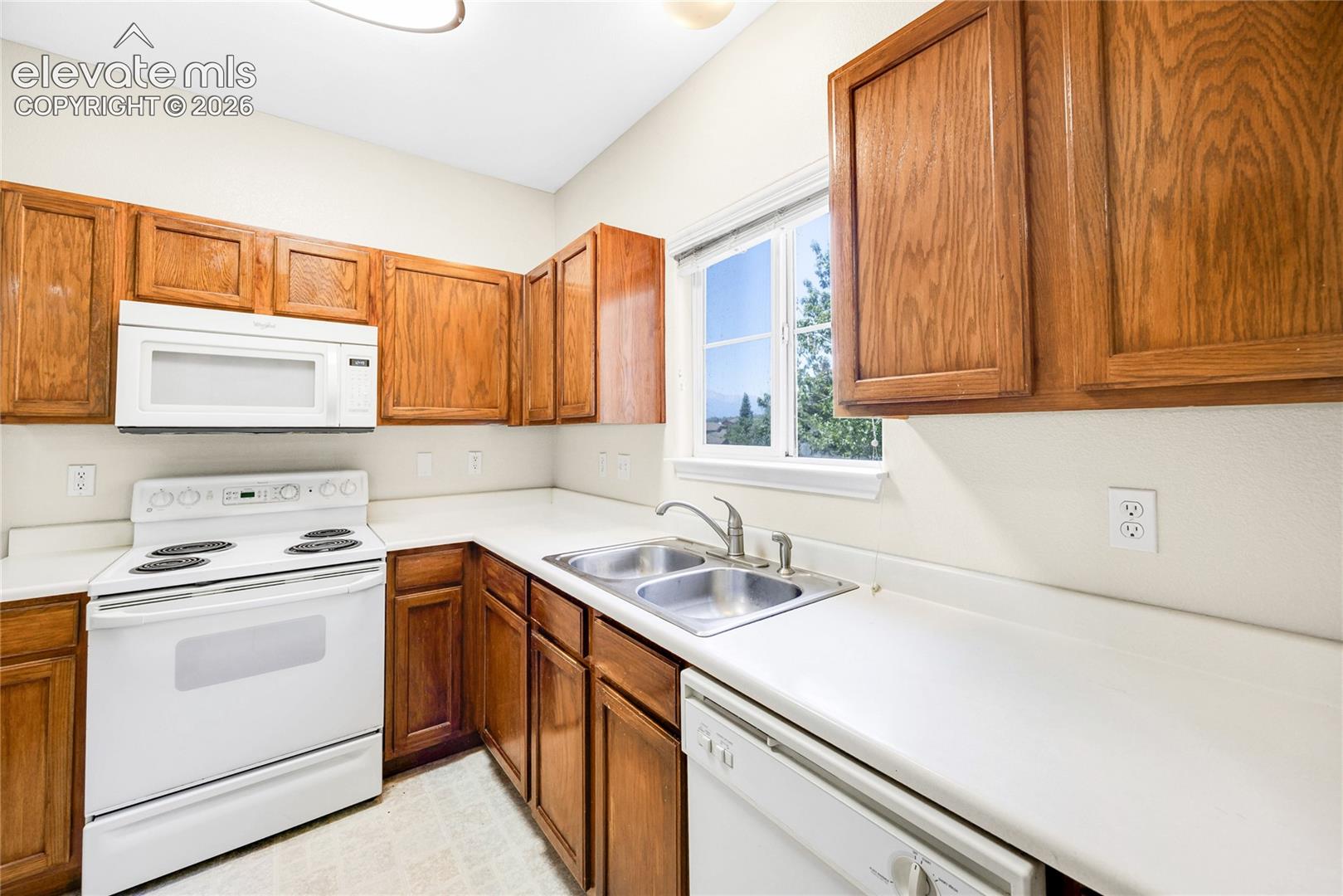 3864 Riviera Grove, photo 9