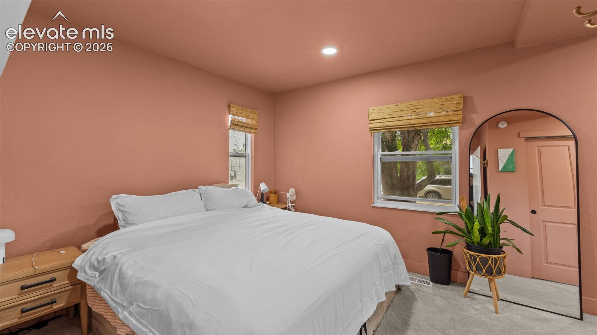 Listing photo 12 for 1380 Trenton Street