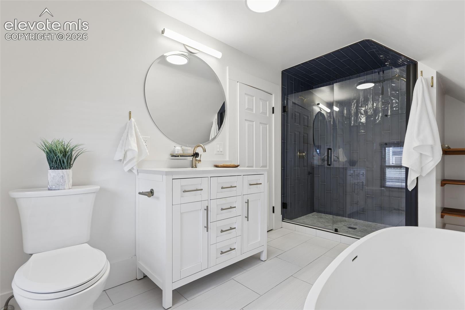 Listing photo 24 for 1812 W Pikes Peak Avenue