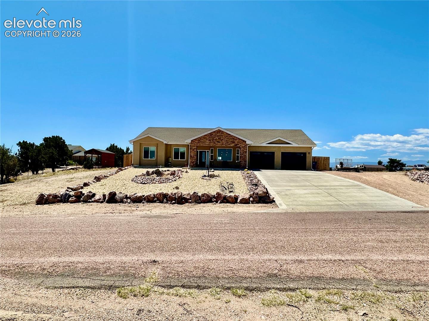 Listing photo 3 for 2064 W Hesperus Drive