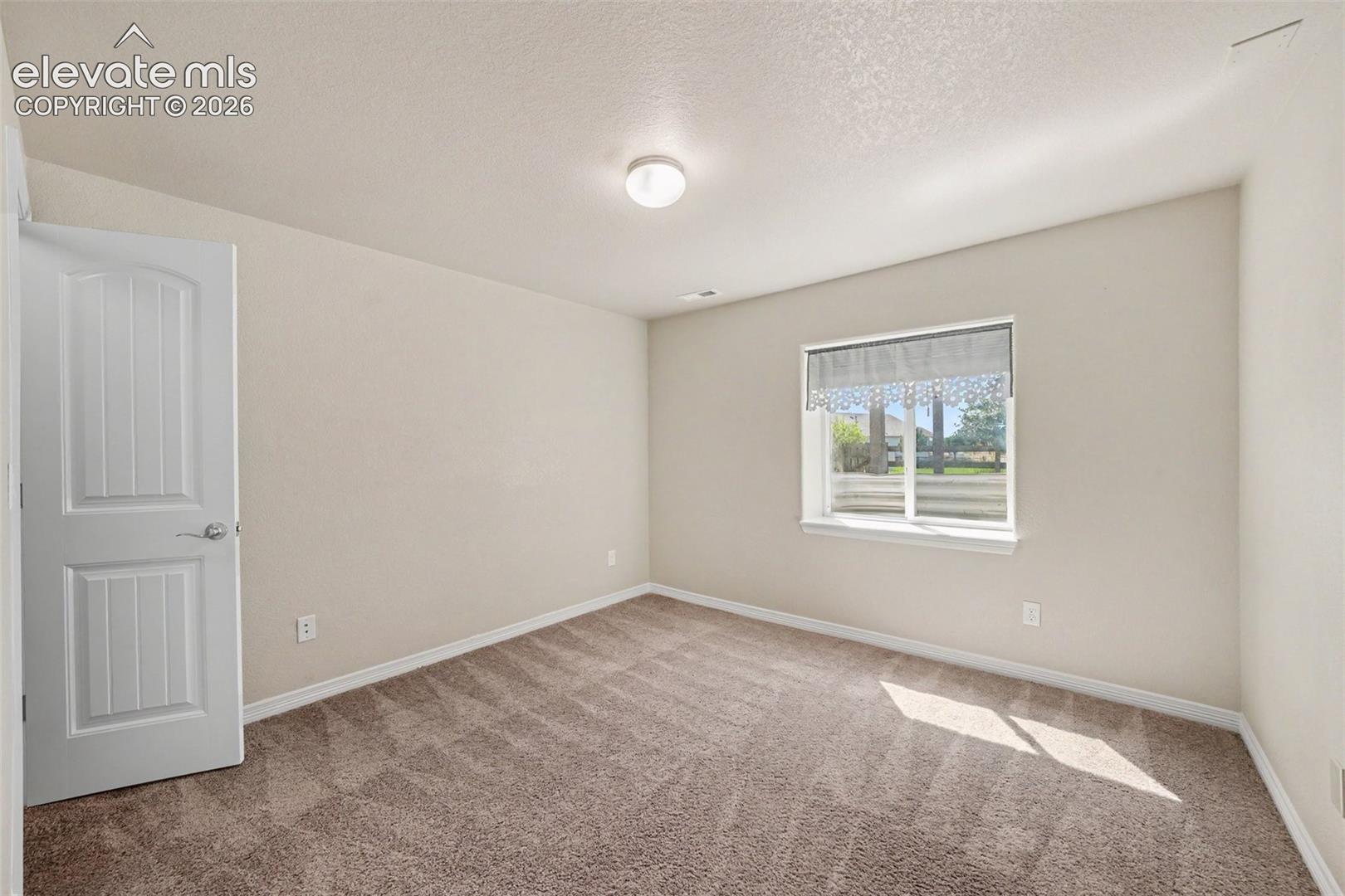 Listing photo 19 for 803 Deschutes Drive
