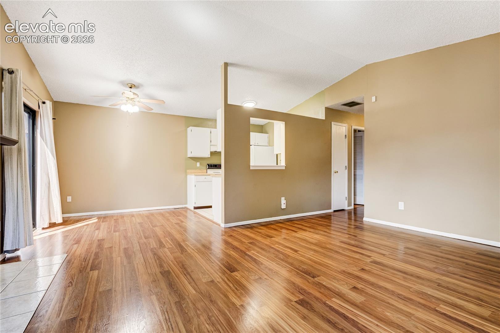 Listing photo 8 for 4875 Bluestem Drive
