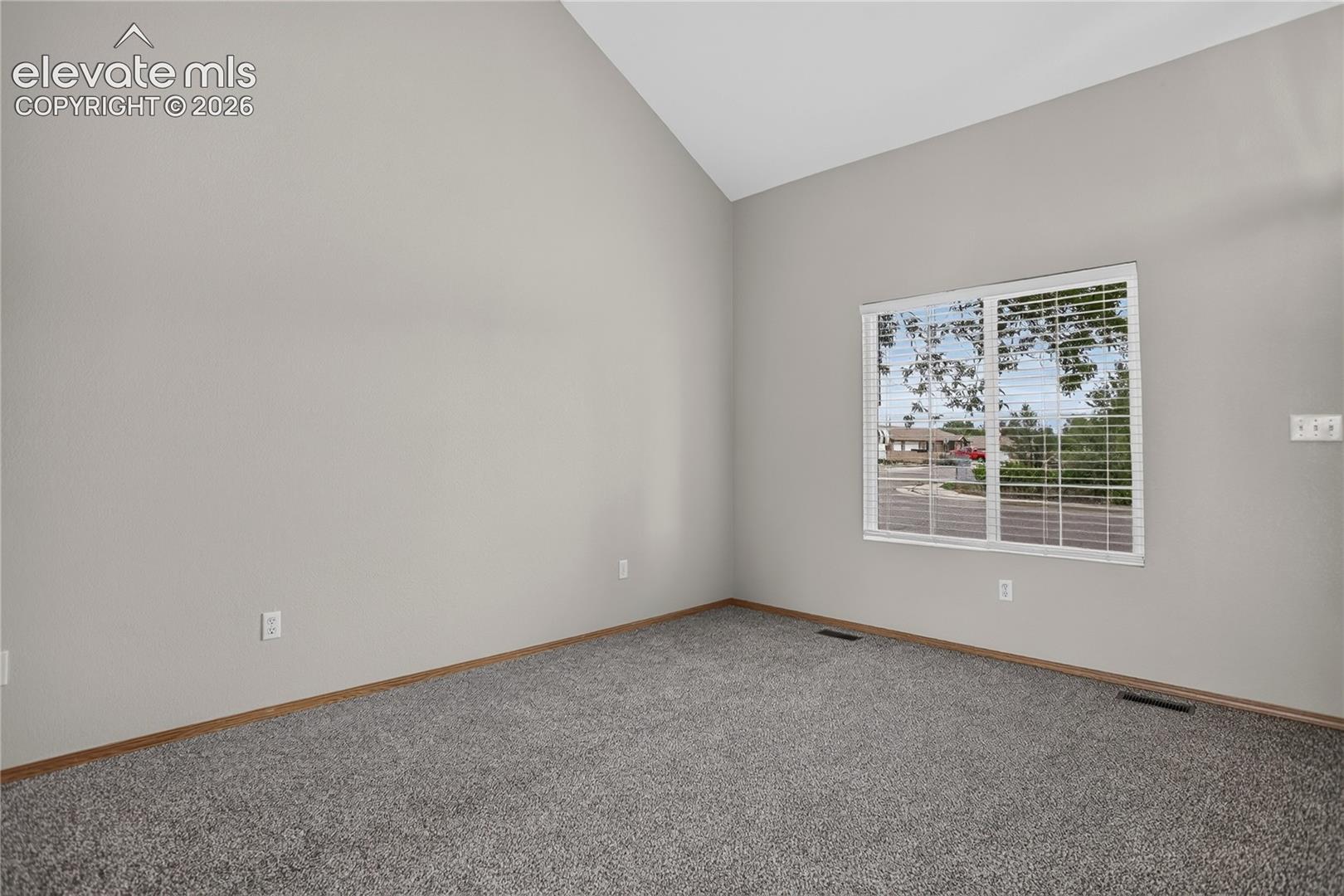 Listing photo 7 for 3046 W 22nd Street