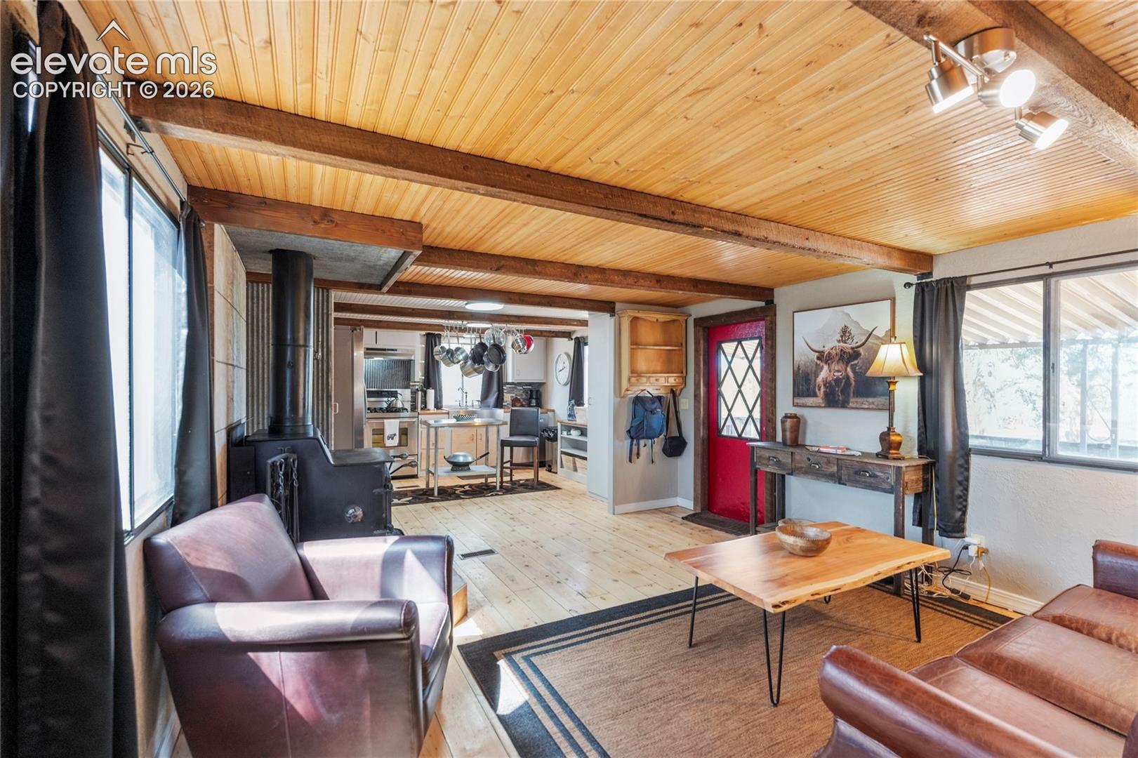 Listing photo 7 for 957 Arapahoe Drive