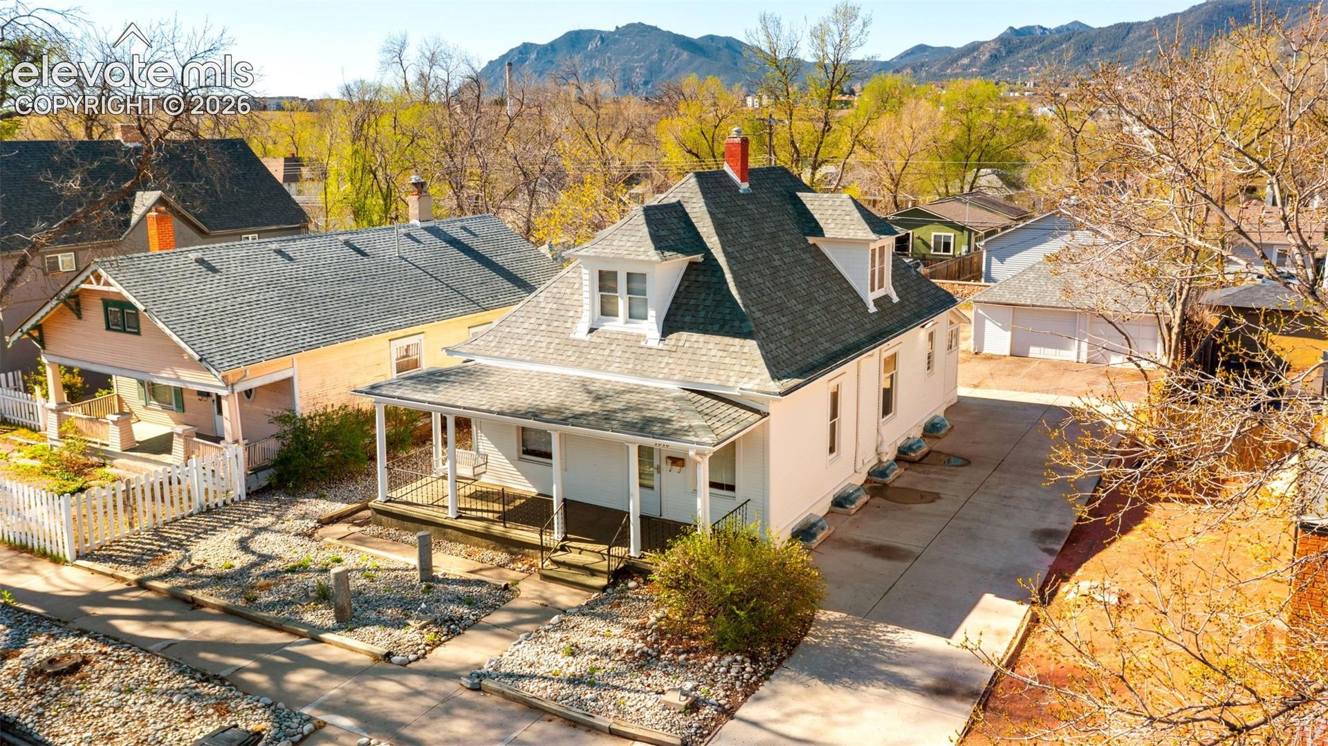Listing photo 4 for 1919 W Colorado Avenue