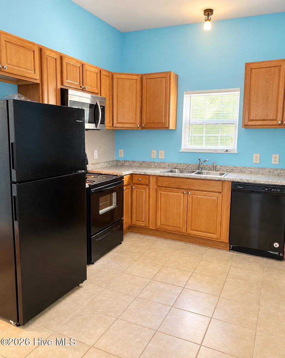 1108 W 4th Street A, Greenville, NC 27834 — photo 3