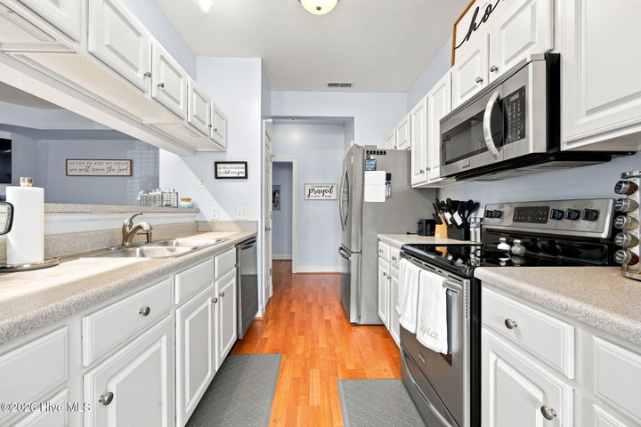 1909 Covengton Way 102, Greenville, NC 27858 — photo 10