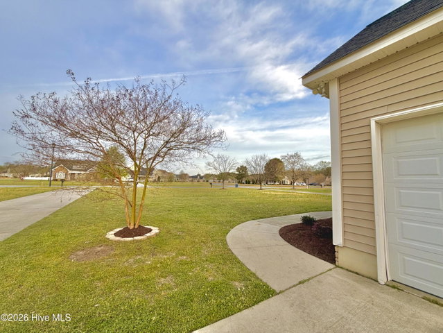 3047 Poplar Grove Drive, Greenville, NC 27858 — photo 11