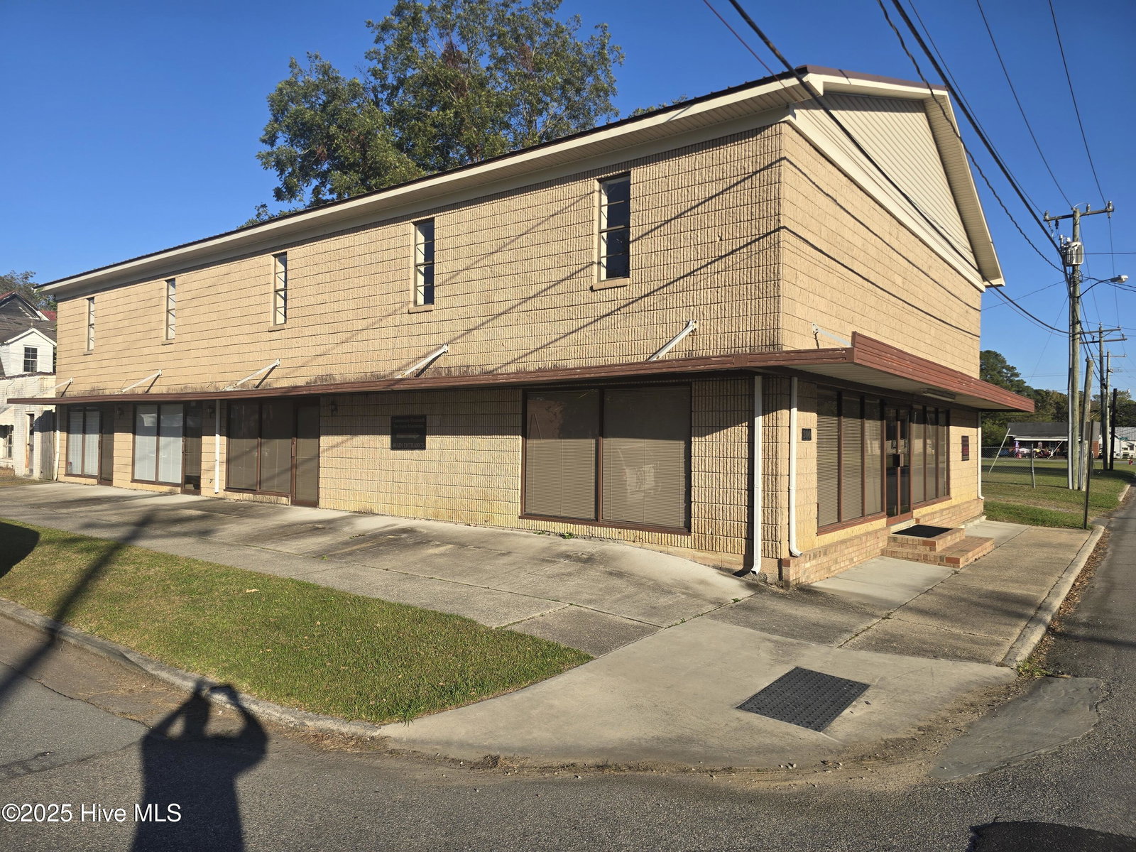 300 Maple Street N, Ahoskie, NC 27910 — photo 2