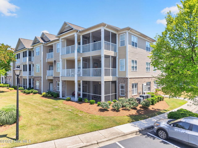 221 Woodlands Way Unit 6 image
