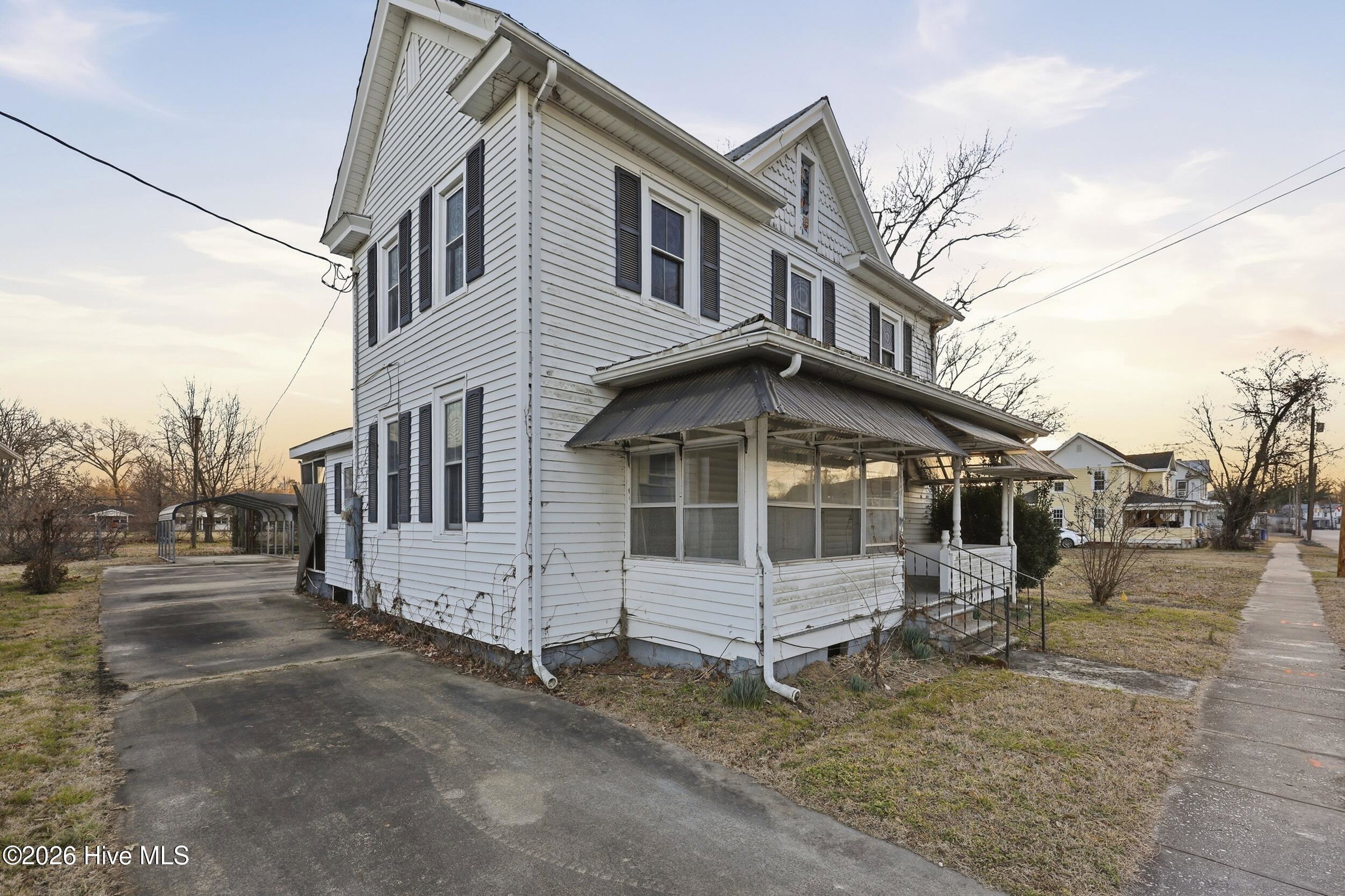 307 Dobbs Street, Hertford, NC 27944 — main photo