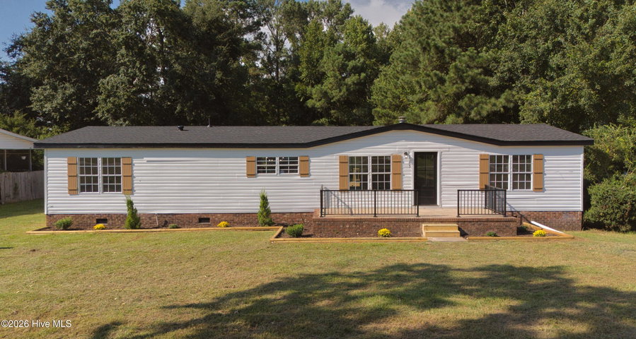 3163 Mobleys Bridge Road, Grimesland, NC 27837