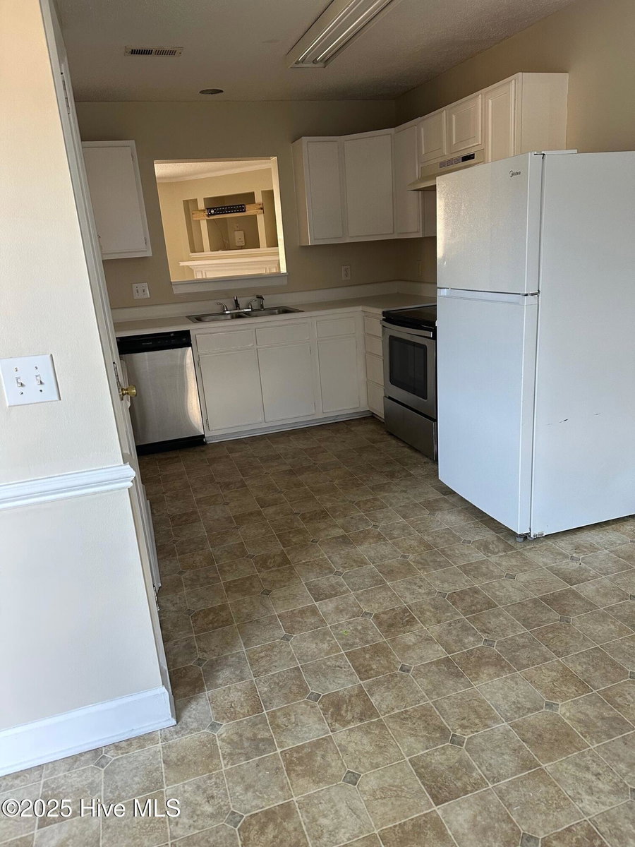 1264 Westridge Court A, Greenville, NC 27834 — photo 3