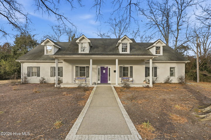 312 W Queen Street, Edenton, NC 27932 — photo 1