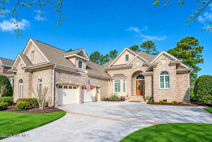 565 Westchester Place SW image