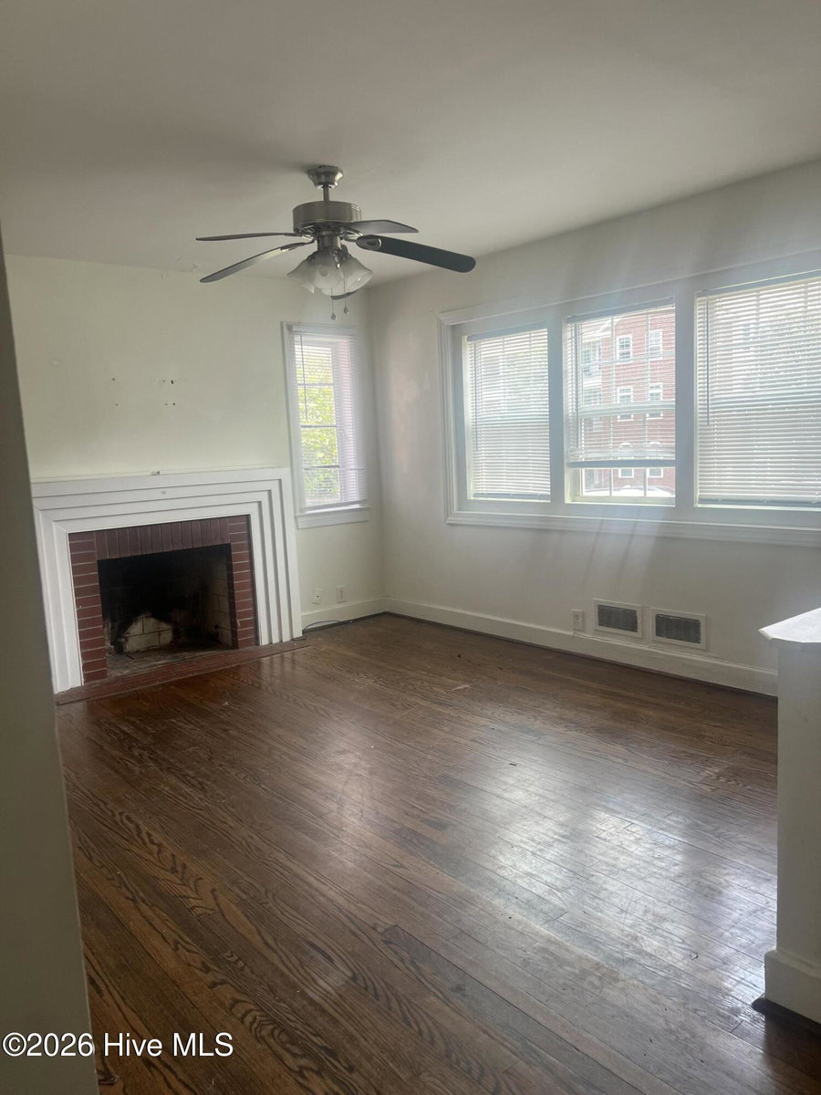 609 E 11th Street, Greenville, NC 27858 — photo 2