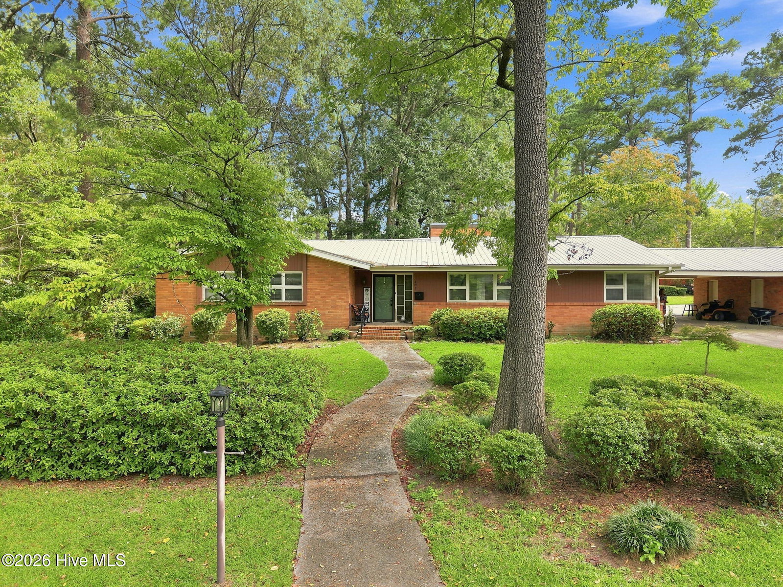 402 E Vance Street, Williamston, NC 27892 — photo 2