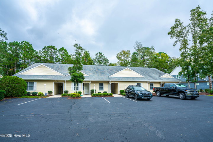90 Clubhouse Road Apt 4b image